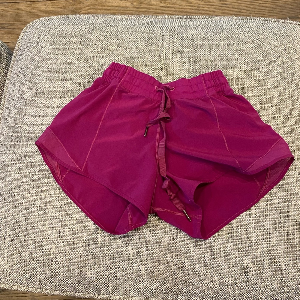 Lululemon Hotty Hot Short Long 4”